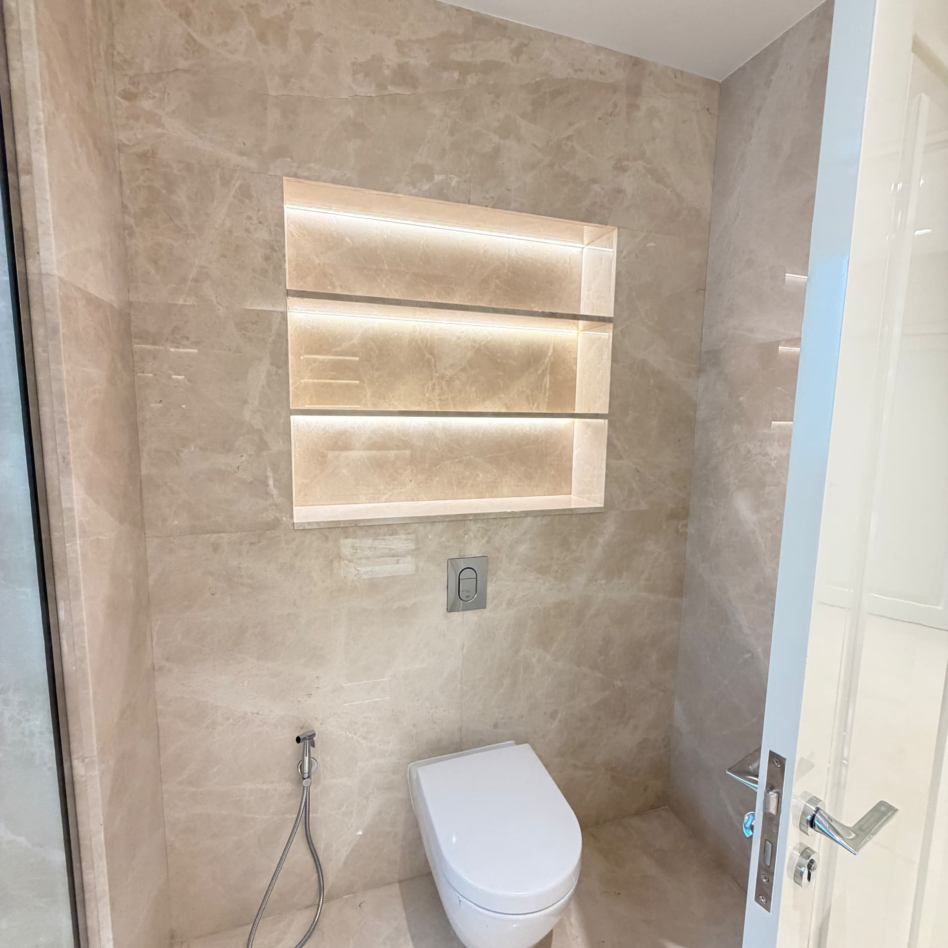 Lit shower niches