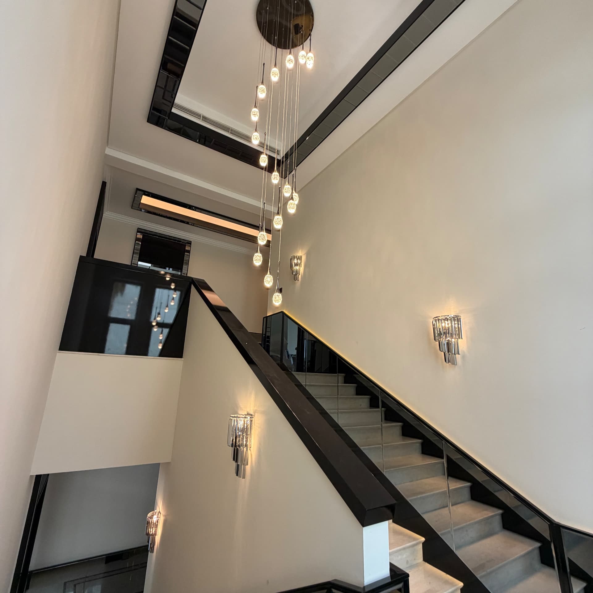 Floating staircase
